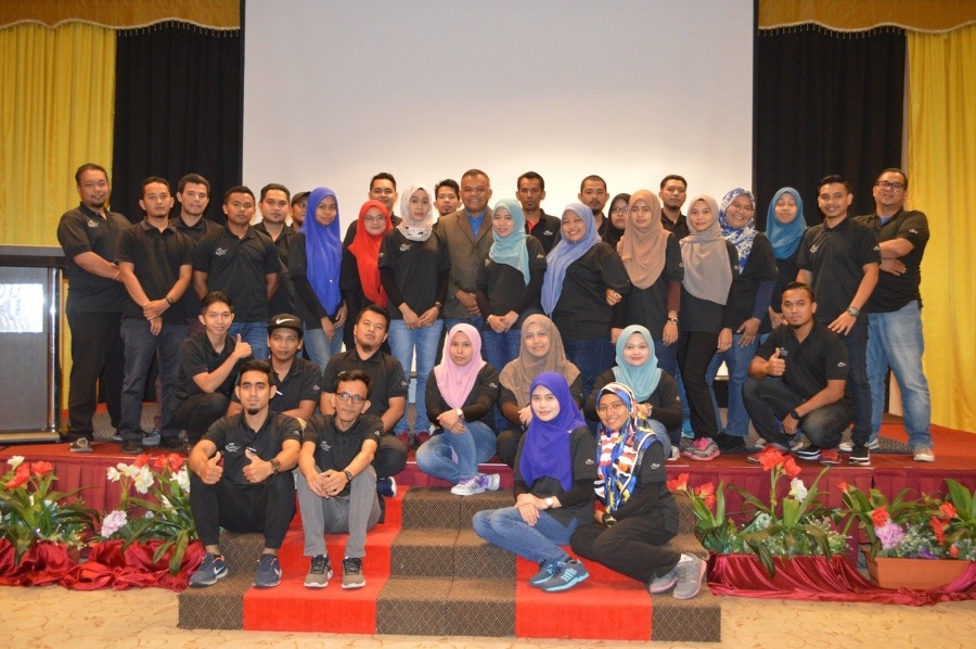 NON-EXECUTIVE TEAM BUILDING ACM 2019 - GROUP 7 NON-EXECUTIVE TEAM BUILDING ACM 2019 - GROUP 7